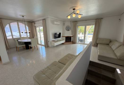 Resale - Villa - Ciudad Quesada - Urbanizaciones