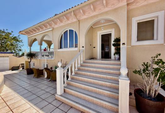 Resale - Villa - Ciudad Quesada - Urbanizaciones