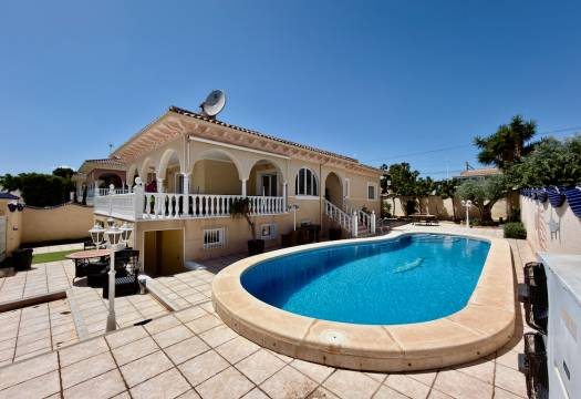 Resale - Villa - Ciudad Quesada - Urbanizaciones