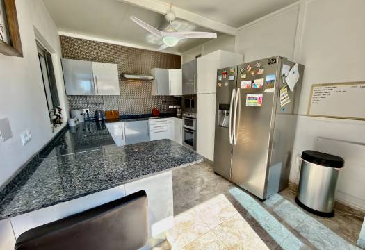Resale - Villa - Vistabella