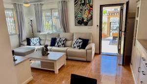Resale - Villa - Vistabella