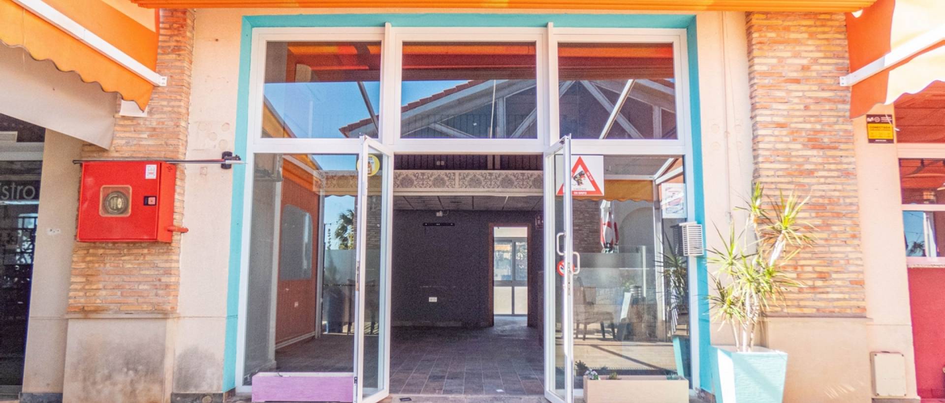 Resale - Commercial - La Finca Golf - Algorfa