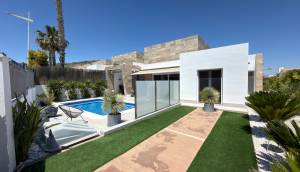 Resale - Villa - La Finca Golf