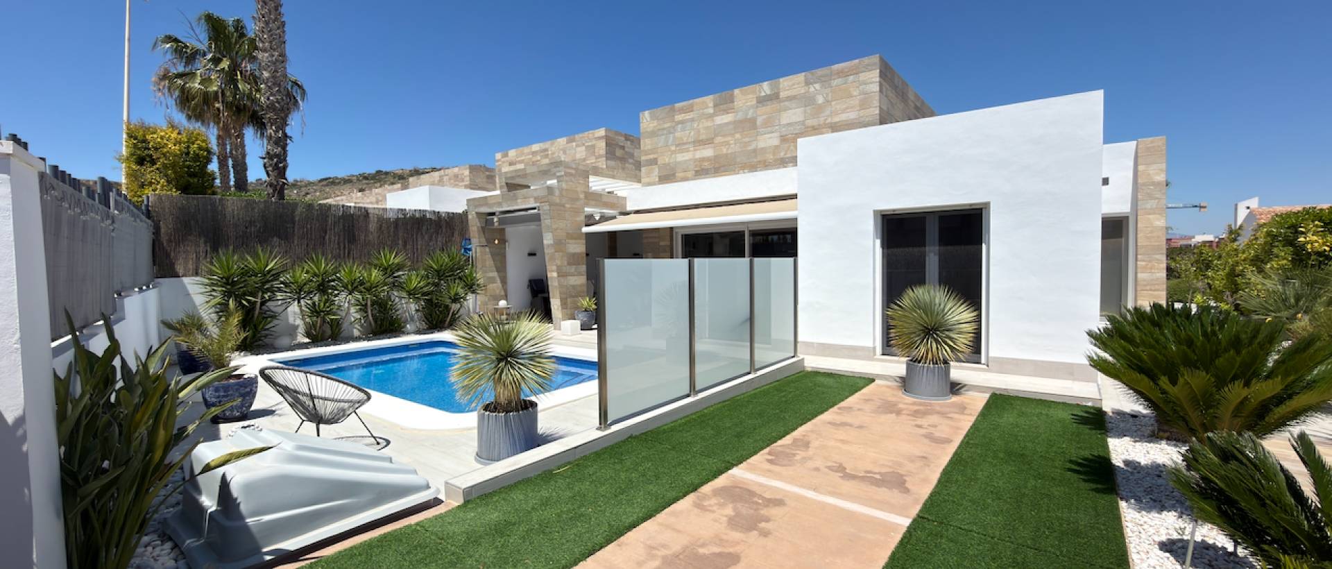 Resale - Villa - La Finca Golf