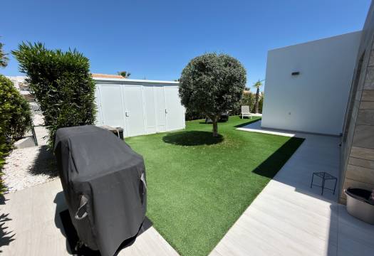Resale - Villa - La Finca Golf