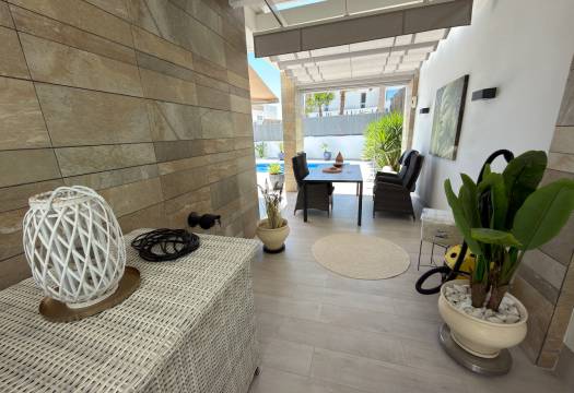 Resale - Villa - La Finca Golf