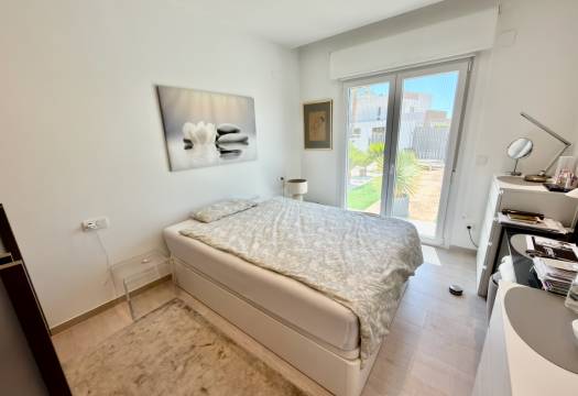 Resale - Villa - La Finca Golf