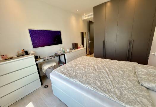 Resale - Villa - La Finca Golf