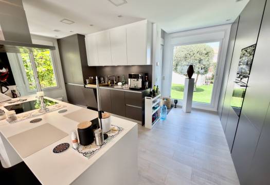 Resale - Villa - La Finca Golf