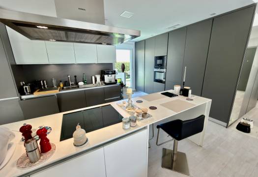 Resale - Villa - La Finca Golf