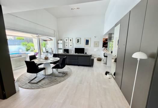 Resale - Villa - La Finca Golf