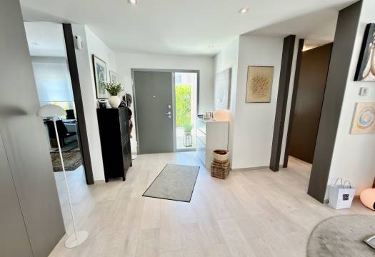 Resale - Villa - La Finca Golf