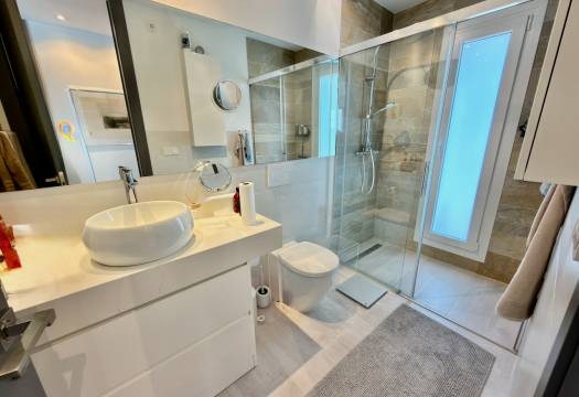 Resale - Villa - La Finca Golf