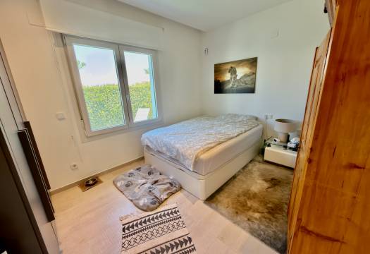 Resale - Villa - La Finca Golf