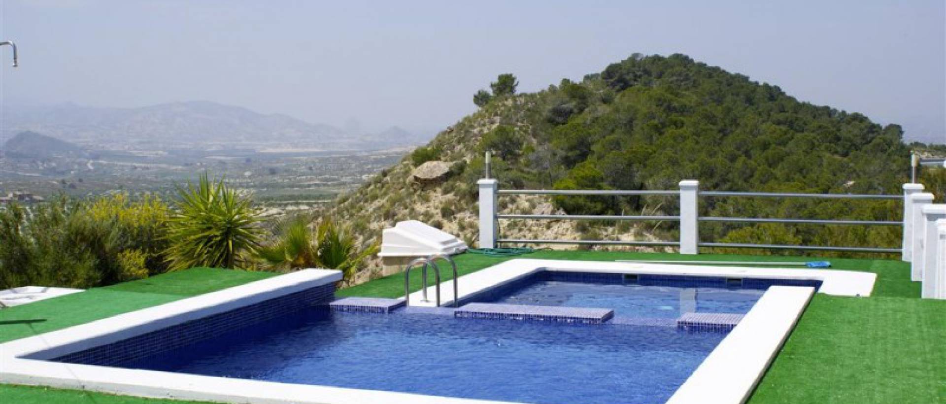 swimming-pool-5-bed-villa-for-sale-torremendo