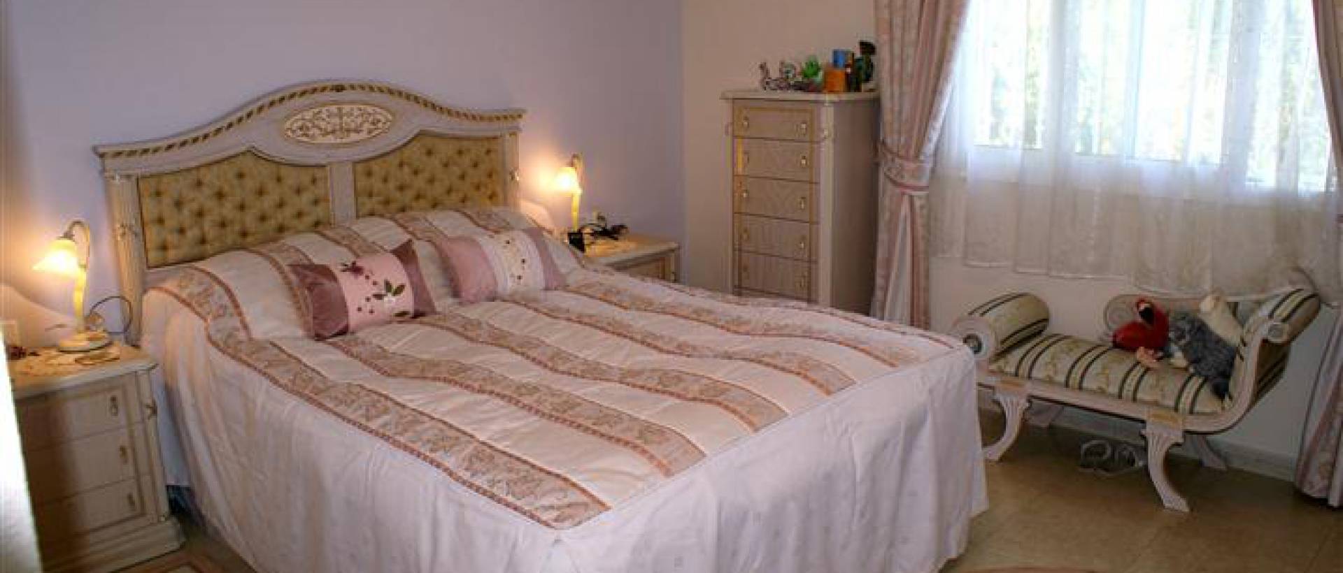 bedroom-luxury-detached-villa-pueblo-bravo