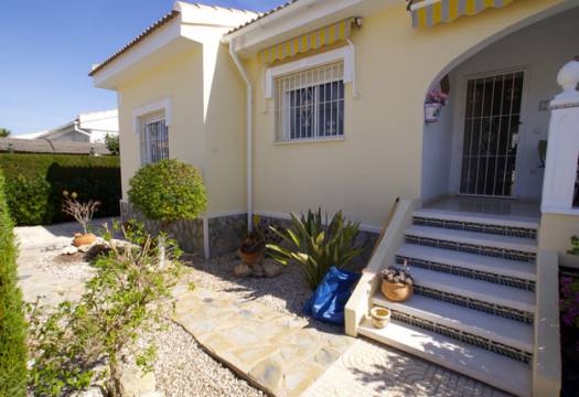 Resale - Semi Detached - Monte Azul