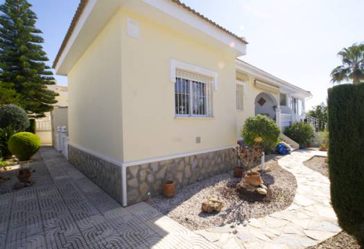 Resale - Semi Detached - Monte Azul