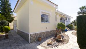 Resale - Semi Detached - Monte Azul