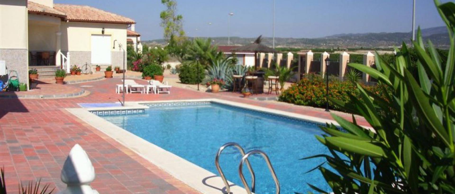 swimming-pool-detached-villa-Murcia